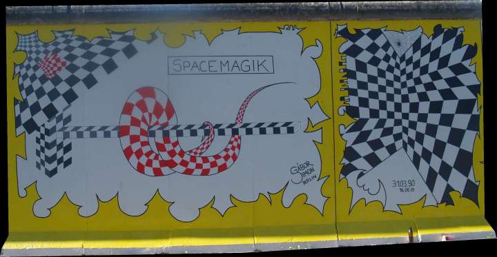 G�bor Simon:  Space Magic