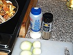 Zwiebeln, Pfeffer, Salz, Petersilie