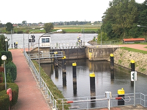 Schleuse Schwedt an der Schwedter Querfahrt